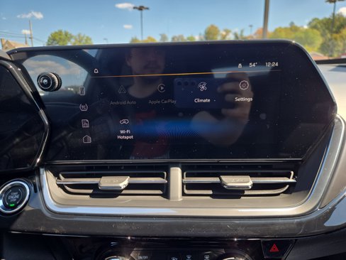 New 2025 Chevrolet Trax RS w/ Sunroof Package image 25