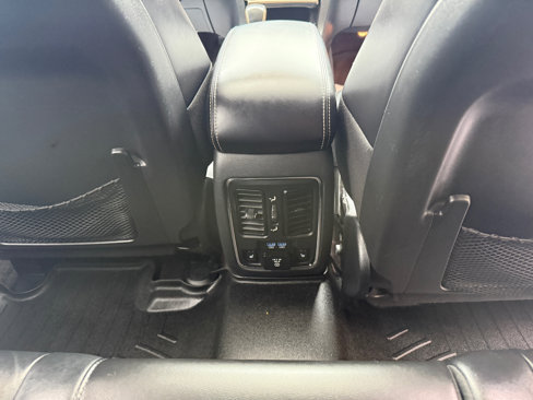 Used 2017 Jeep Grand Cherokee Limited image 18