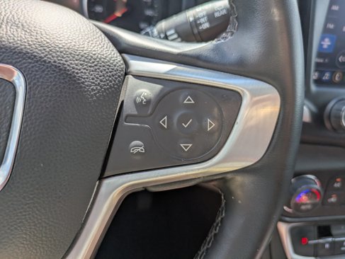 Used 2024 GMC Terrain SLT image 22