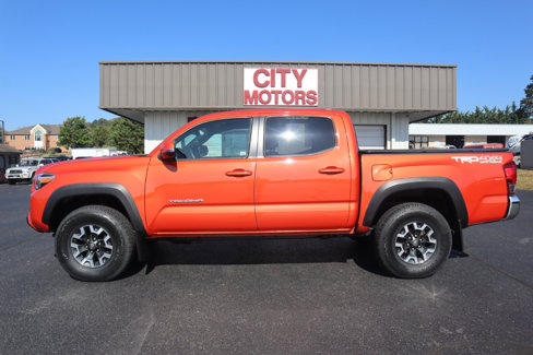 Used 2016 Toyota Tacoma TRD Off-Road image 9
