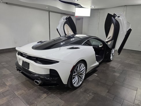 Used 2025 McLaren GTS image 25