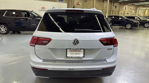 Used 2019 Volkswagen Tiguan SEL Premium w/ 3rd Row Seat Package image 7
