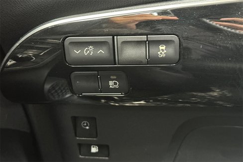 Used 2019 Toyota Prius Prime Premium image 32