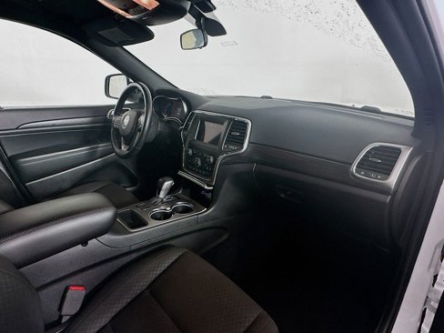 Used 2021 Jeep Grand Cherokee Laredo w/ Security & Convenience Group image 37