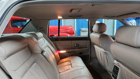 Used 1999 Cadillac De Ville Concours image 18