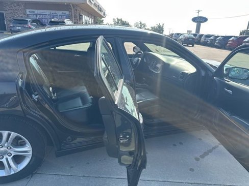 Used 2022 Dodge Charger SXT w/ Leather Interior Group image 11