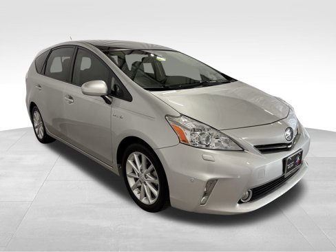 Used 2014 Toyota Prius V image 3