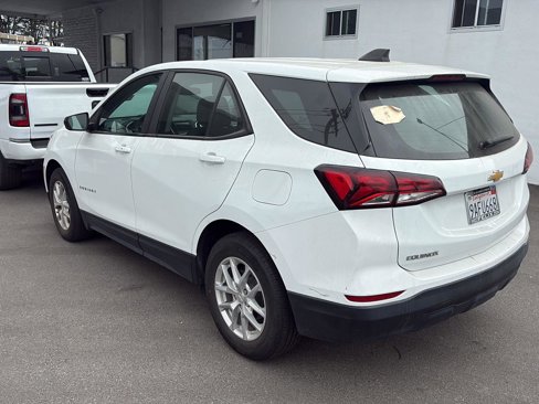 Used 2022 Chevrolet Equinox LS image 3