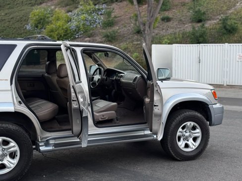 Used 1999 Toyota 4Runner Limited image 29