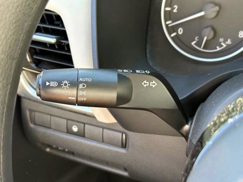 Used 2021 Nissan Rogue SV image 22