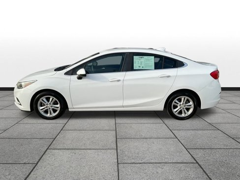 Used 2017 Chevrolet Cruze LT image 2