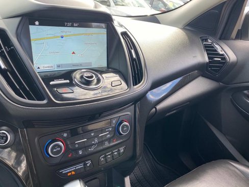 Used 2019 Ford Escape Titanium image 31