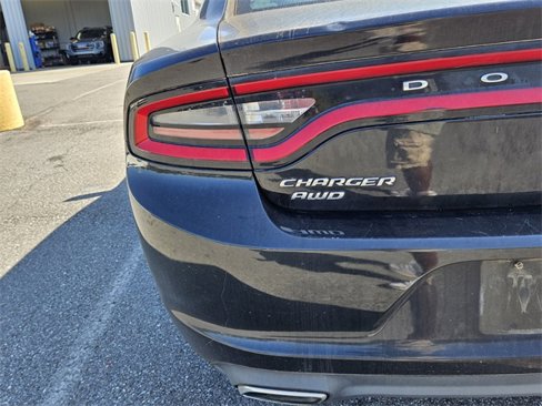 Used 2016 Dodge Charger SXT image 19