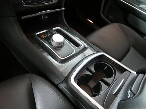 Used 2018 Chrysler 300 Touring image 24