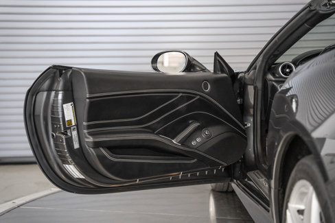 Used 2016 Ferrari California T image 21