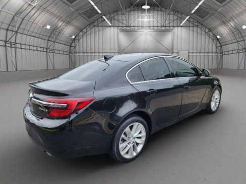 Used 2016 Buick Regal image 2
