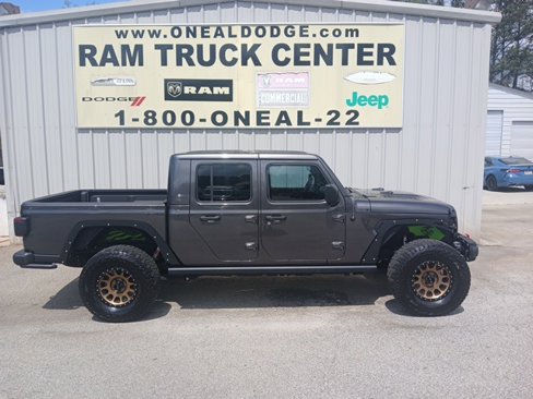 Used 2020 Jeep Gladiator Rubicon image 2