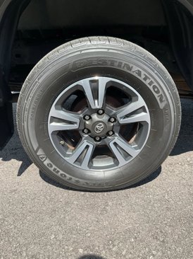Used 2017 Toyota Tacoma TRD Sport image 12