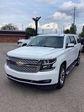 Used 2018 Chevrolet Suburban LT w/ LT Signature Package image 9