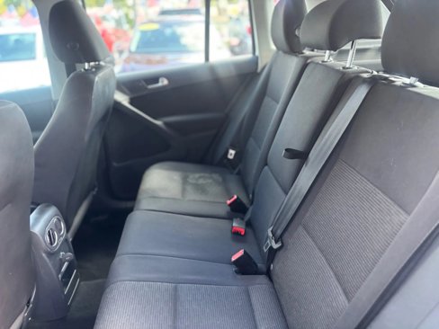Used 2018 Volkswagen Tiguan Limited w/ Alloy Wheels Package image 30