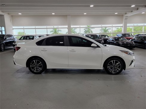 Used 2023 Kia Forte LXS image 7