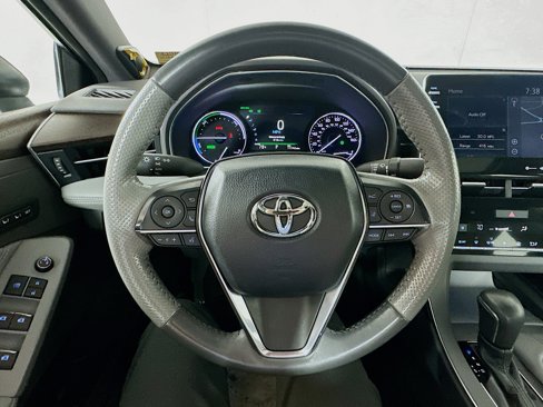 Used 2019 Toyota Avalon Limited image 11