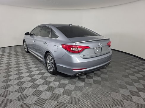 Used 2016 Hyundai Sonata Sport w/ Option Group 03 image 3