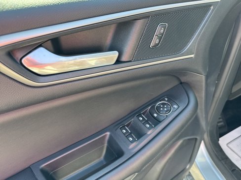 Used 2022 Ford Edge SEL w/ Convenience Package image 18