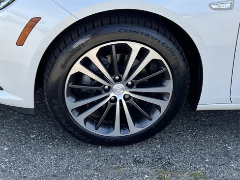 Used 2018 Buick Regal Essence w/ Driver Confidence Package #1 image 26