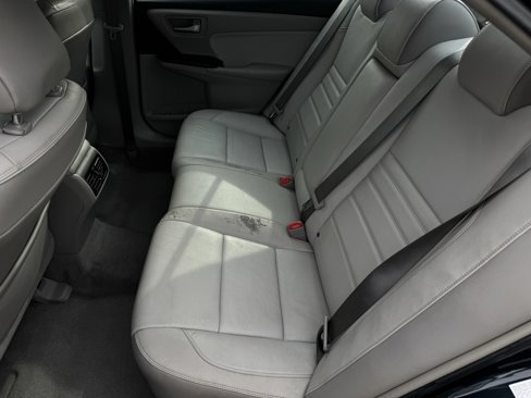 Used 2016 Toyota Camry XLE image 6