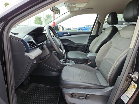Certified 2022 Volkswagen Taos SE image 10