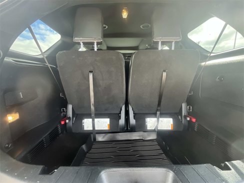Used 2018 Ford Explorer XLT w/ Equipment Group 202A image 15