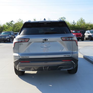 Used 2025 Chevrolet Equinox ACTIV w/ Safety and Technology Package image 5
