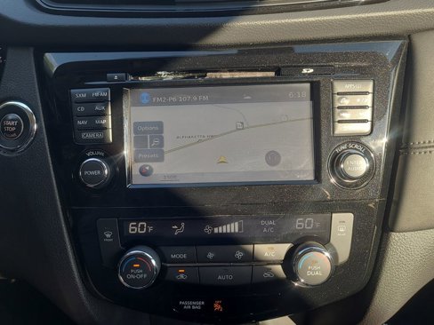 Used 2017 Nissan Rogue SL w/ SL Premium Package image 22