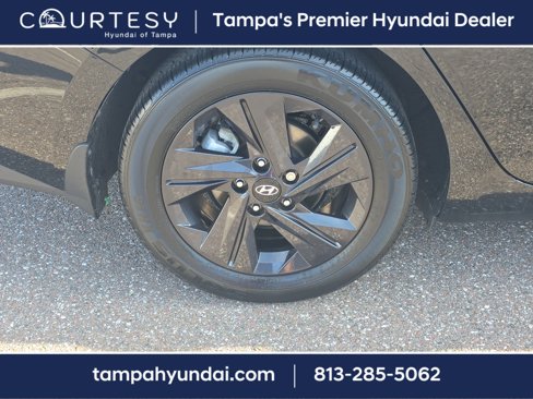 Used 2023 Hyundai Elantra SEL image 6
