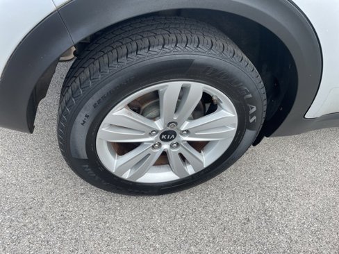 Used 2019 Kia Sportage LX image 16