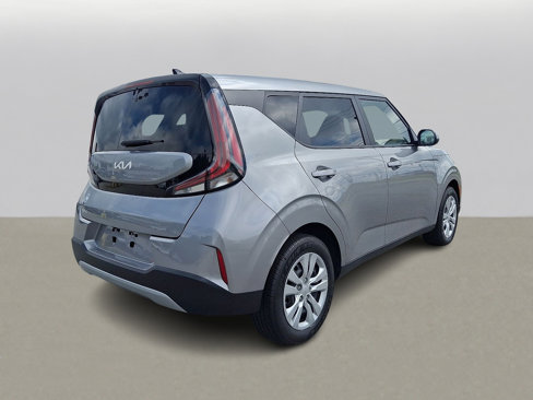 Used 2023 Kia Soul LX image 10