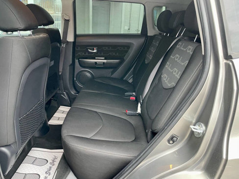 Used 2013 Kia Soul + image 10