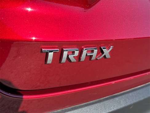 Used 2025 Chevrolet Trax LT image 12