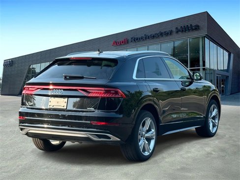 Used 2022 Audi Q8 Premium image 5
