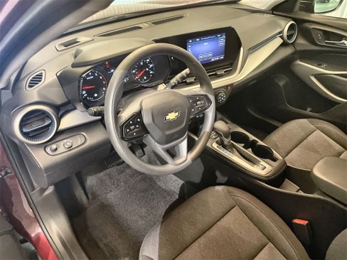 Used 2024 Chevrolet Trax LS image 10