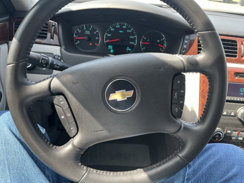 Used 2011 Chevrolet Impala LT image 14