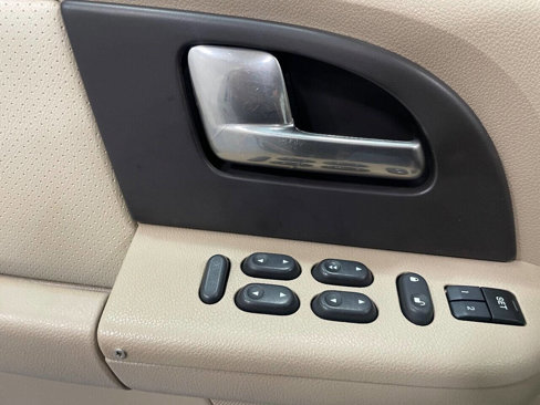 Used 2004 Ford Expedition Eddie Bauer image 22