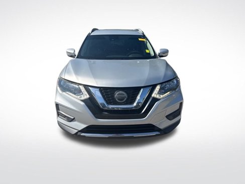 Used 2019 Nissan Rogue SV image 2
