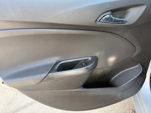 Used 2017 Chevrolet Cruze LS image 19