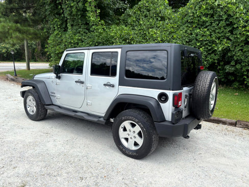 Used 2011 Jeep Wrangler Unlimited Sport image 7