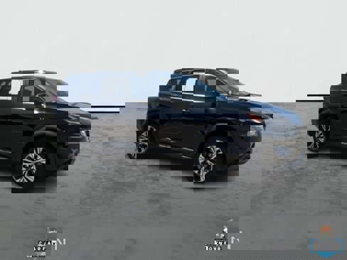 Used 2023 Nissan Rogue SV image 2