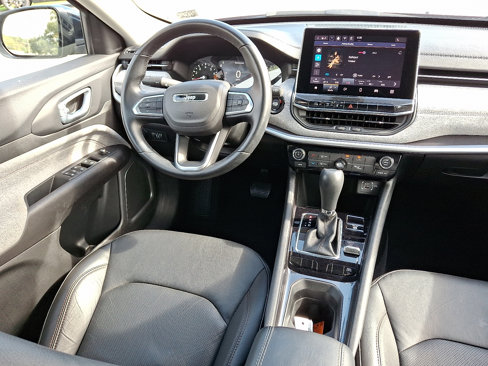 Used 2022 Jeep Compass Latitude image 14
