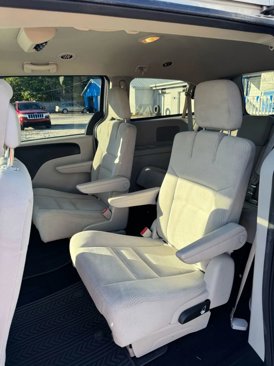 Used 2016 Dodge Grand Caravan SE w/ Quick Order Package 29E SE image 12
