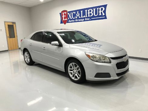 Used 2015 Chevrolet Malibu LT w/ Power Convenience Package image 10